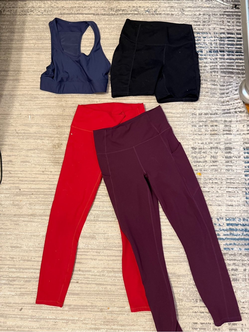Fabletics bundle - Picture 2 of 2